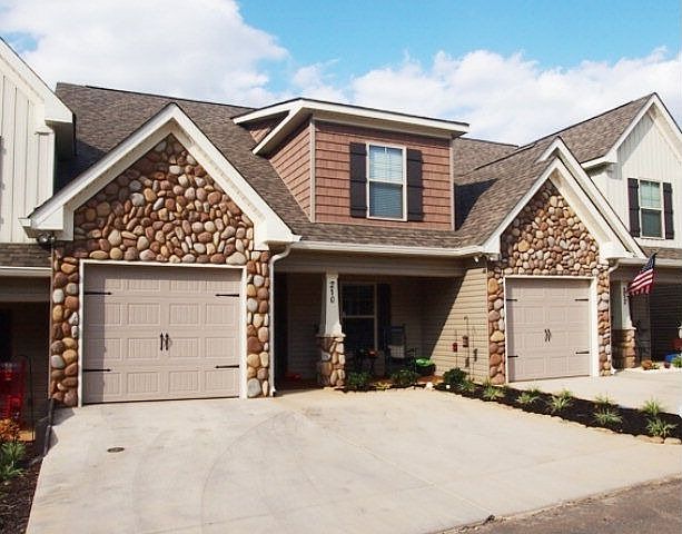 1st image of 230 Mossy Bank Dr
