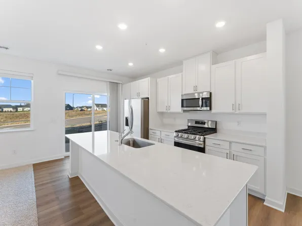 10523 Harbor Ln N, Maple Grove, MN 55369