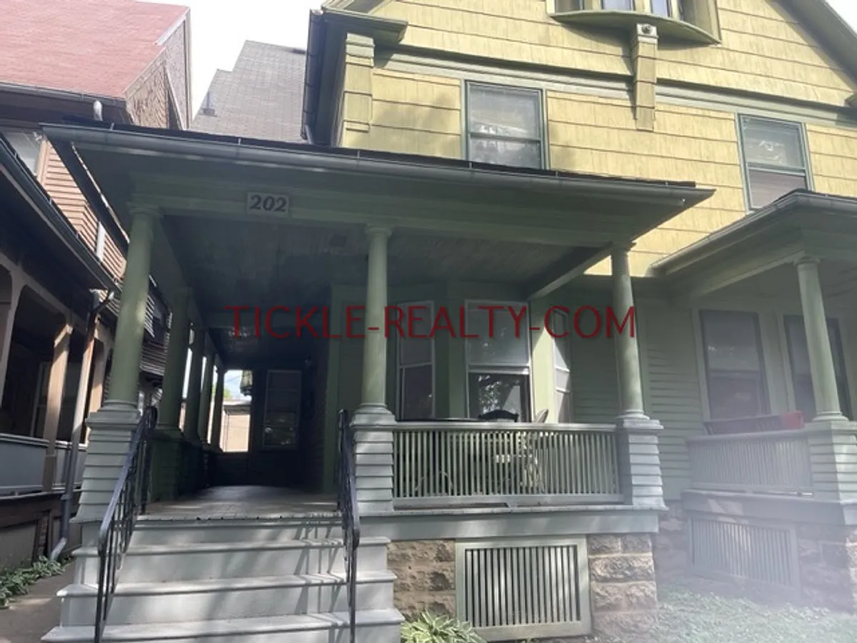 Building Photo - 202-204 Meigs St