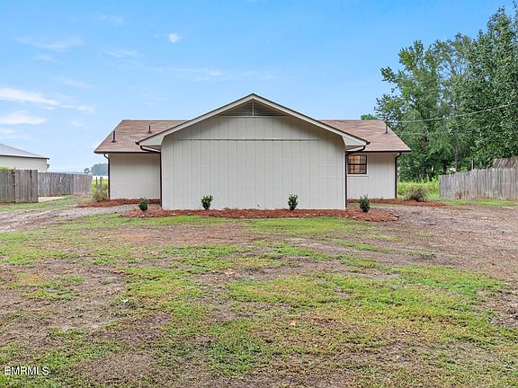 2nd image of 3931 Peninsula Dr