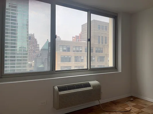 Rented by PENN PLAZA PROPERTY INC | media 22