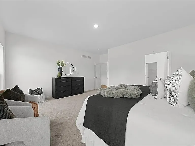 109 Sommerset Ct — Photo 16