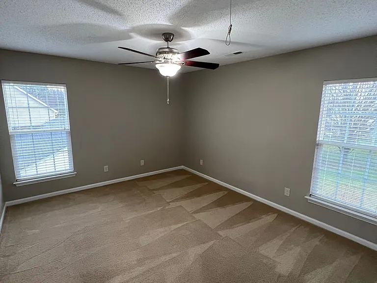 6893 Fenwick Dr — Photo 21