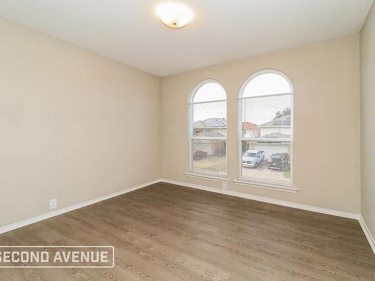 8525 Auburn Dr — Photo 15