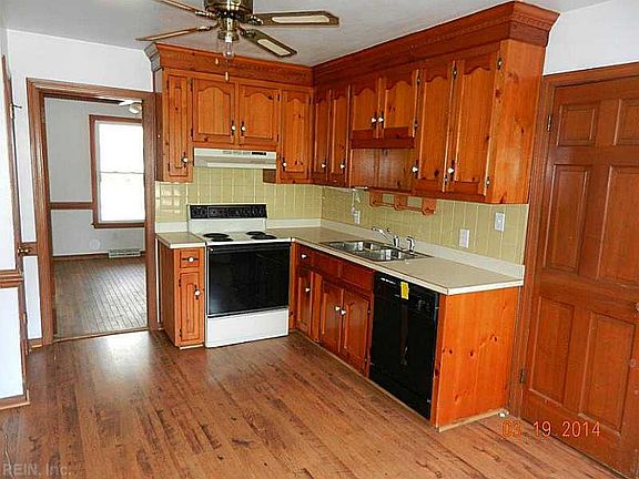 3rd image of 601 Caravelle Dr