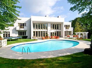 44 Murray Hill Rd, Scarsdale, NY 10583