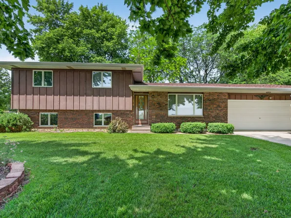 607 S Jackson St, Gardner, IL 60424