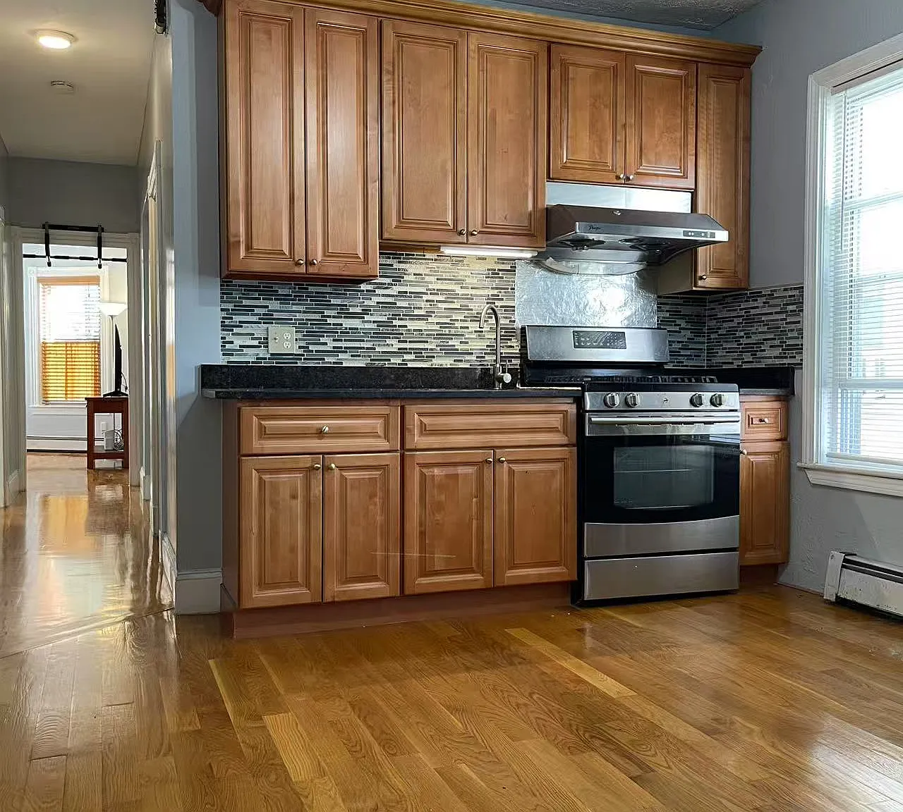 4 bed, 1309 sqft, $3,000 — Photo 3