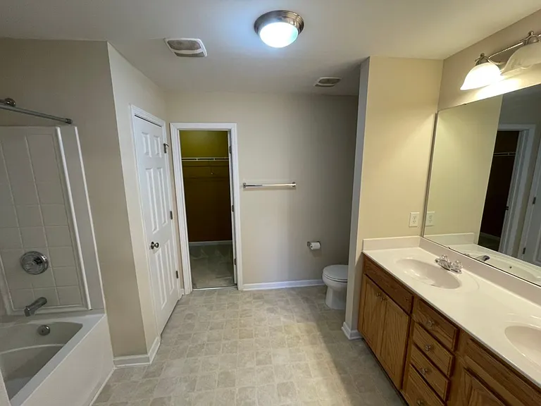 107 Fanwood Ct — Photo 13