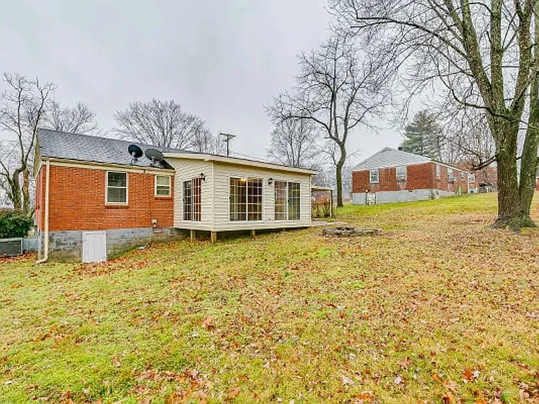 2 bed, 975 sqft, $1,875 — Photo 3