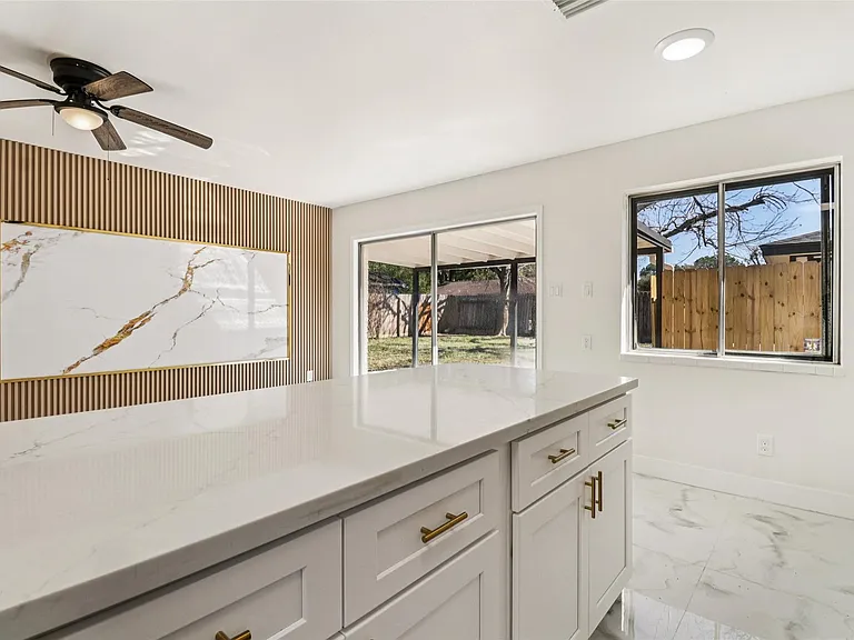 1307 Saddle Rock Dr — Photo 14