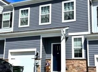 1045 Turnstone Dr, Fogelsville, PA 18051