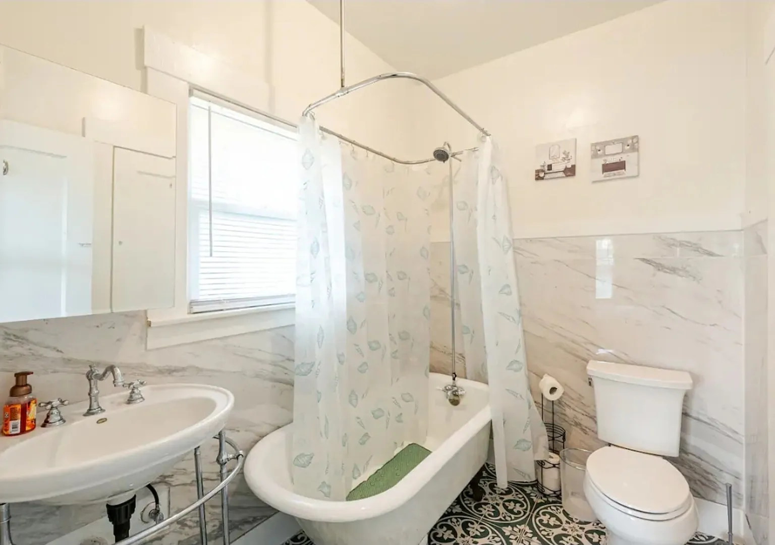 The Grand Heritage: Deluxe One Bedroom Home — Photo 3