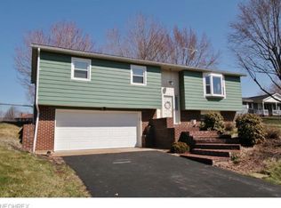 1595 Coachlite Cir, Nashport, OH 43830