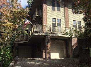 102 Parkview Dr, Hazard, KY 41701