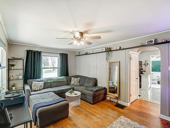 5th image of 405 Rosslyn Ave