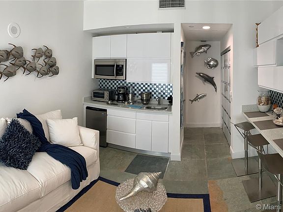 4th image of 6365 Collins Ave #Cab3