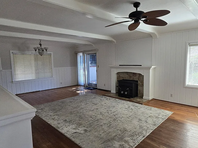 2090 Esperanza Dr — Photo 5
