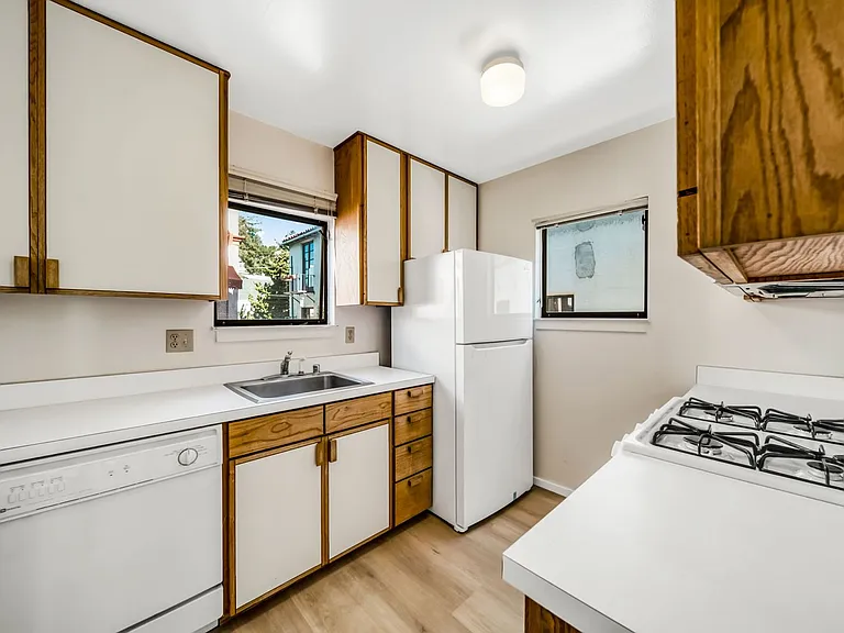 2578 Virginia St #6 — Photo 5