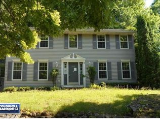 2720 Canyon Bluff Rd, Green Bay, WI 54302