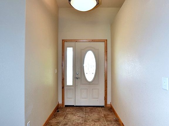 3rd image of 1655 Plains Dr