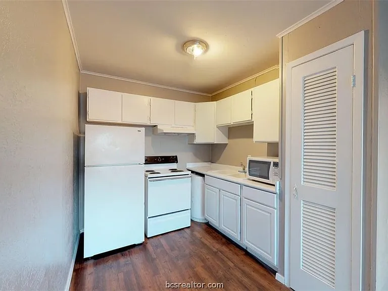 204 Lynn Dr #B — Photo 5