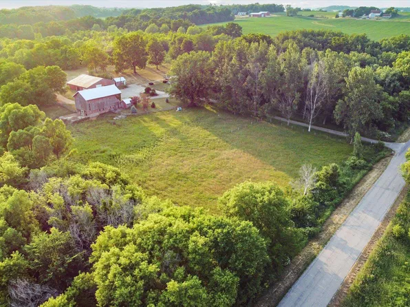 1728 S Coon Island Rd, Orfordville, WI 53576