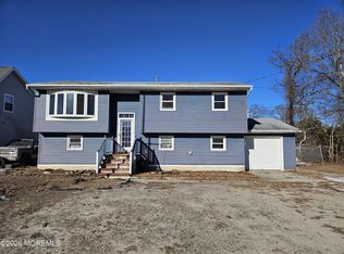 118 Walnut Dr, Lanoka Harbor, NJ 08734