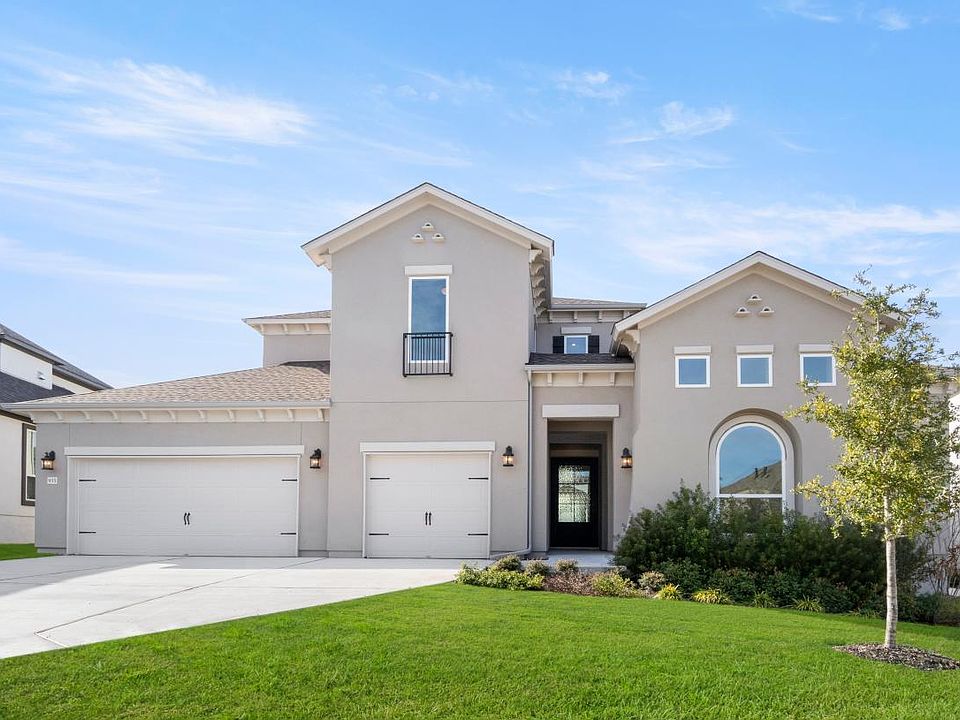 Beautiful Longview Tuscan exterior