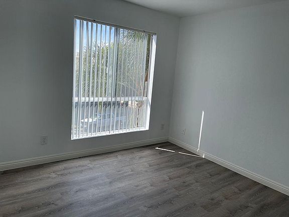 5th image of 742 S Harvard Blvd APT 210