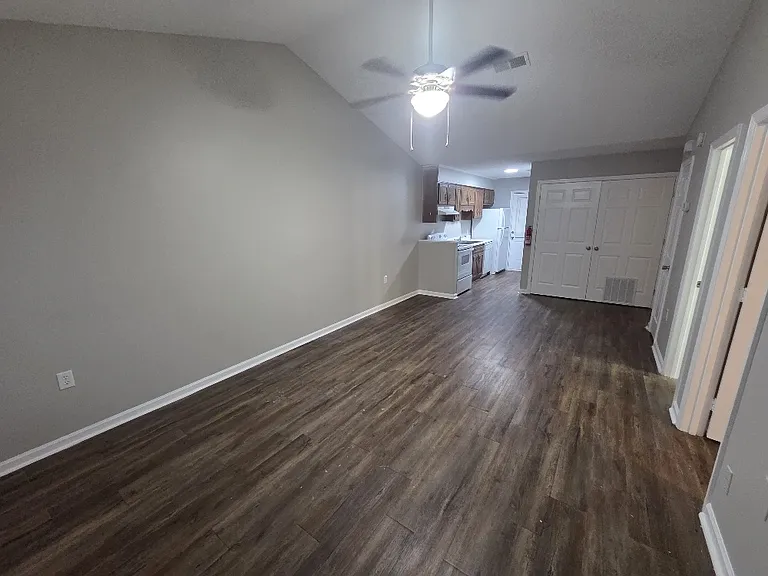 230 Lanier Dr #85 — Photo 2