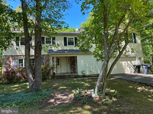 8324 Morningside Dr, Manassas, VA 20112