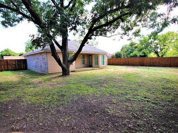 3rd image of 929 Havenwood Dr