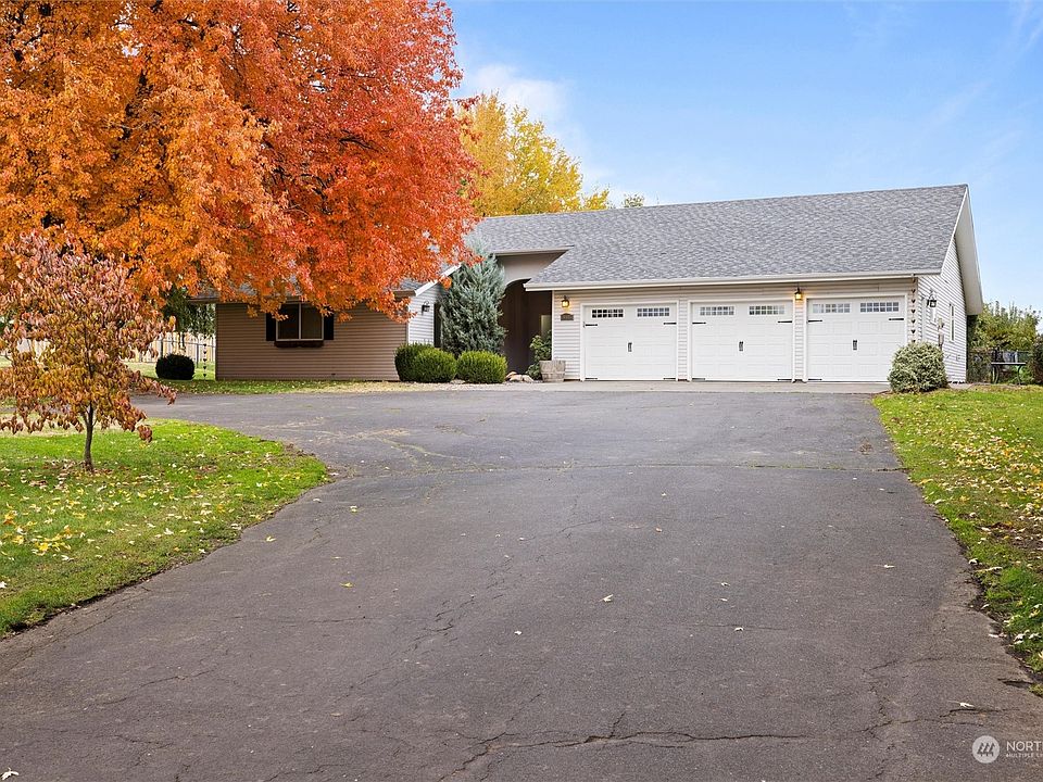 1st image of 3105 Canberra Drive