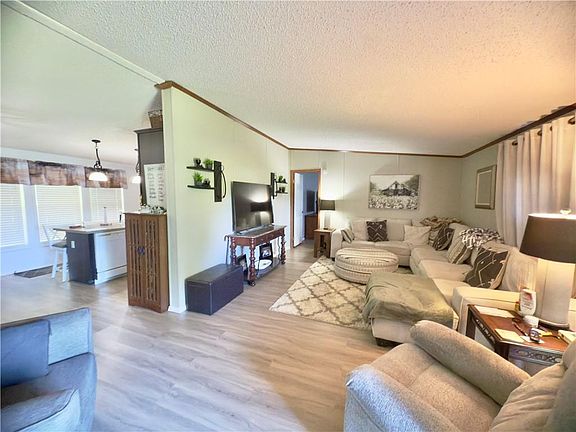 5th image of 2270 W Baker St
