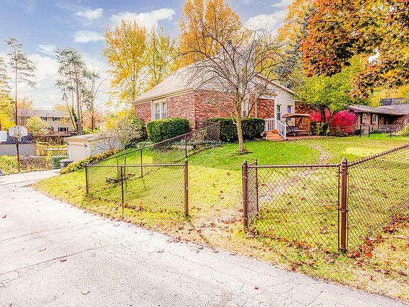 2nd image of 1456 Hideaway Ln