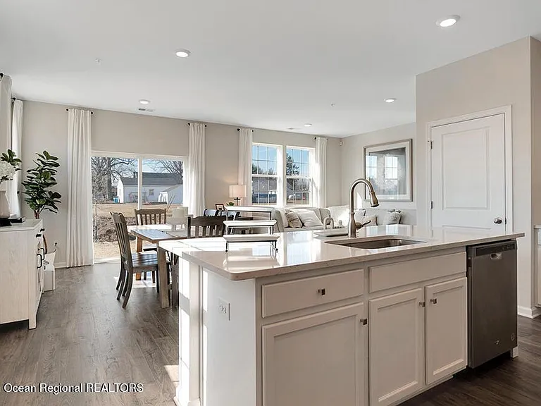 14 Mantoloking Dr — Photo 16