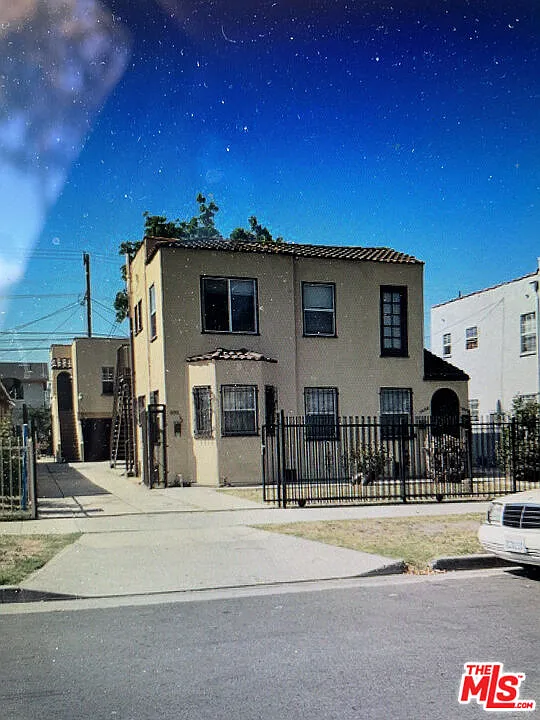 1050 W 60th Pl #1/2