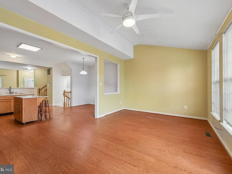 1724 Emory St — Photo 11