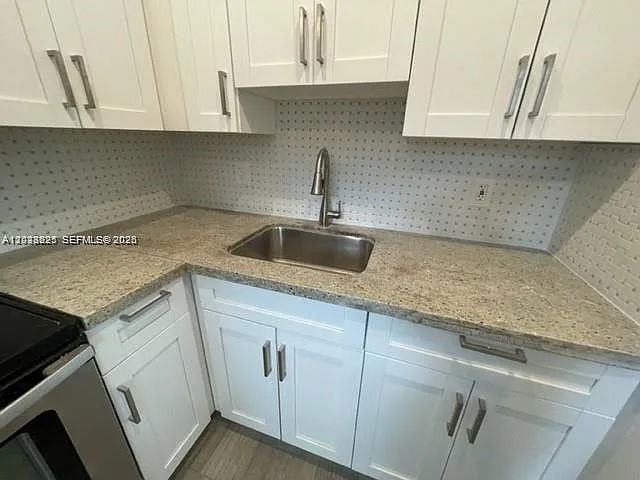 2048 NE 168th St #3 — Photo 3