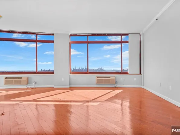 100 Old Palisade Rd APT 4106, Fort Lee, NJ 07024