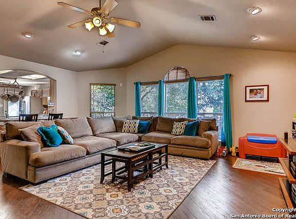 4th image of 4110 Griffin Oaks