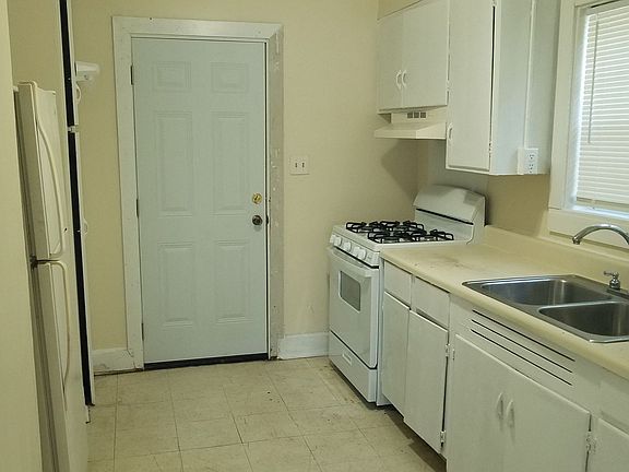 5th image of 715 Langdale Dr