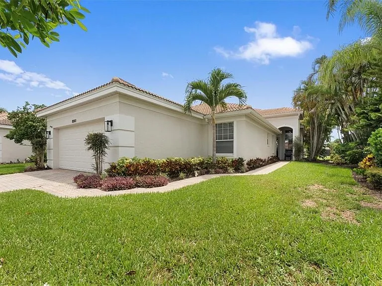 8541 Pepper Tree Way — Photo 4