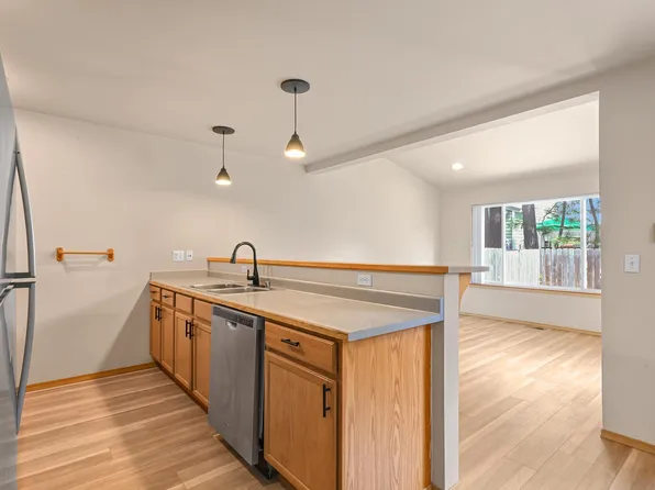 2812 Saint Paul St, Bellingham, WA 98226