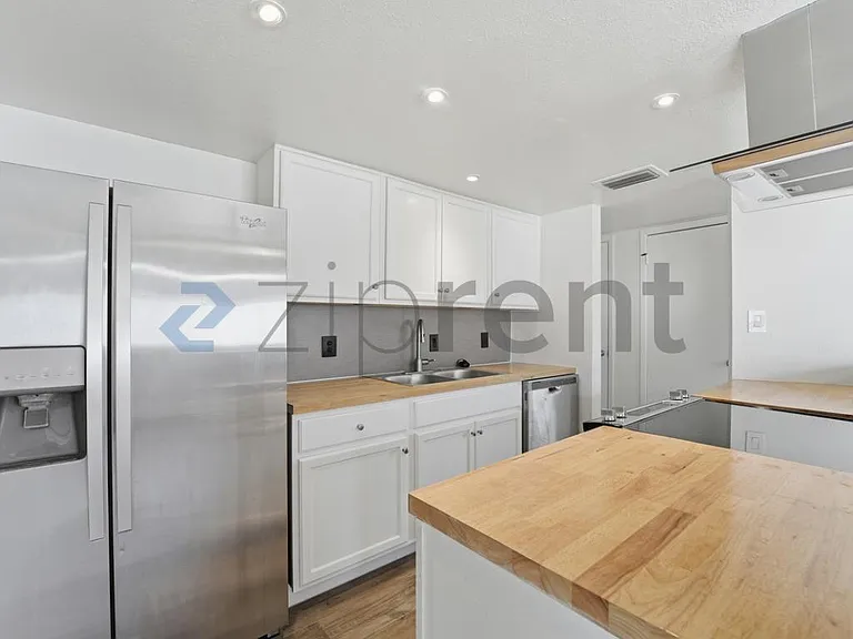 9037 N 14th St — Photo 13
