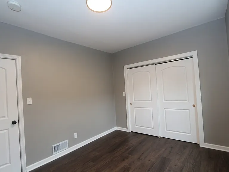549 E 91st St #1 — Photo 15