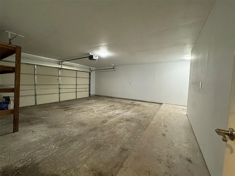 4006 Hunnington Dr — Photo 26