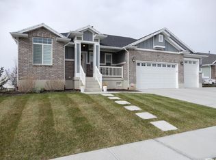 548 W 3100 S, Syracuse, UT 84075