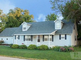 463 N 3rd St, Sheffield, IA 50475